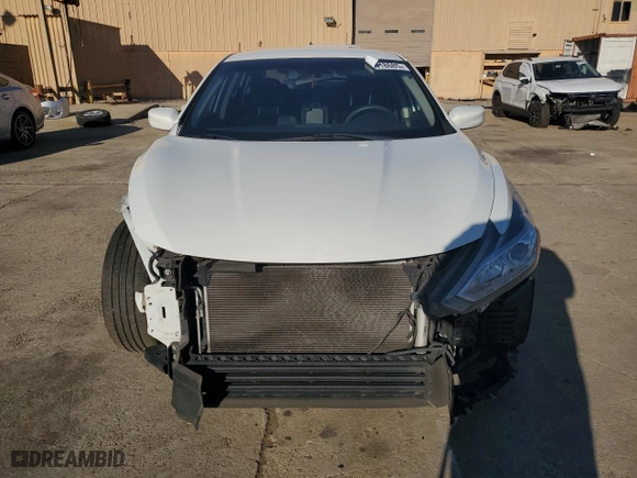 2018 Nissan Altima 2.5 S with VIN 1N4AL3AP0JC228272, listed as a Copart auction lot 47618685 with 141,709 mi miles and Salvage Title. Bid and sale history available at carsss.com. Image 5.
