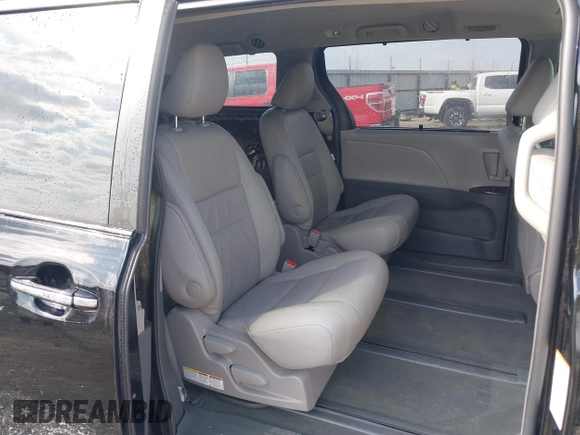 2017 Toyota Sienna XLE с VIN 5TDDZ3DC5HS146786, выставлен на аукционе IAAI как лот 41635018 с пробегом 64 942 миль миль и . История ставок и продаж доступна на DreamBid. Изображение 8.