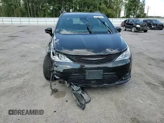 2018 Chrysler Pacifica Limited z VIN 2C4RC1GG9JR261500, wystawiony jako Copart lot #52165515 z przebiegiem 100 258 mil mil oraz Szkody całkowita. Historia ofert i sprzedaży dostępna na DreamBid. Obrazek 12.