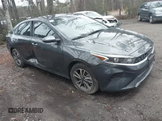 2023 Kia Forte LXS z VIN 3KPF24AD0PE642314, wystawiony jako IAAI lot #41719486 z przebiegiem 17 585 mil mil oraz . Historia ofert i sprzedaży dostępna na DreamBid. Obrazek 1.