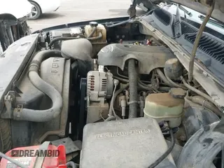 2002 GMC Sierra 1500 SLE с VIN 2GTEC19V921360232, выставлен на аукционе IAAI как лот 41112885 с пробегом Не указан миль и . История ставок и продаж доступна на DreamBid. Изображение 19.