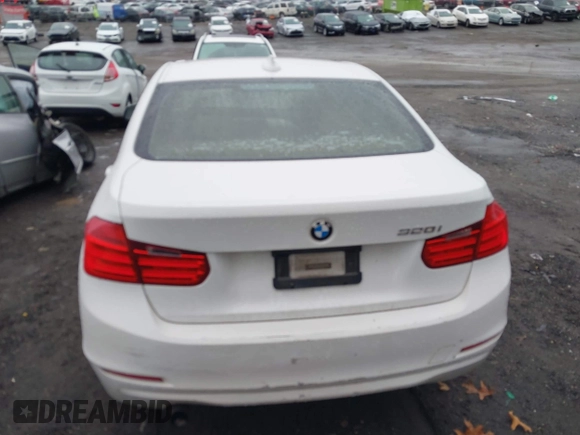 2015 BMW 3 Series 320i with VIN WBA3B1C51FP831380, listed as a IAAI auction lot 41044053 with 187,660 mi miles. Bid and sale history available at carsss.com. Image 16.