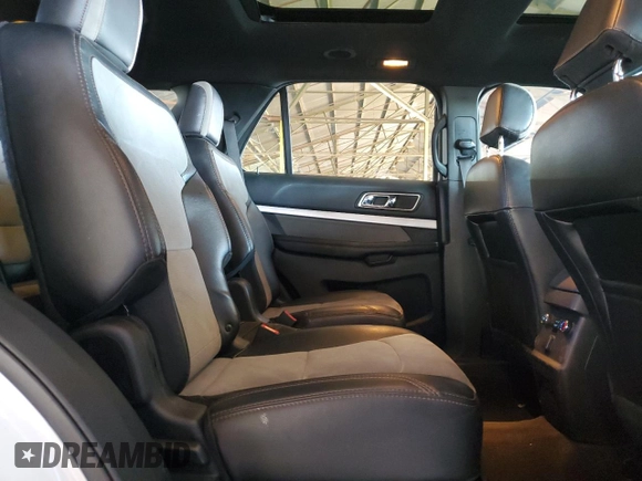2017 Ford Explorer XLT z VIN 1FM5K8D86HGC87745, wystawiony jako Copart lot #54706325 z przebiegiem 116 107 mil mil oraz Szkoda całkowita • Salvage title. Historia ofert i sprzedaży dostępna na DreamBid. Obrazek 11.