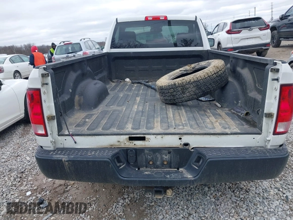 2019 Ram 1500 Tradesman z VIN 3C6JR6DG2KG705859, wystawiony jako IAAI lot #41716700 z przebiegiem 128 721 mil mil oraz . Historia ofert i sprzedaży dostępna na DreamBid. Obrazek 15.