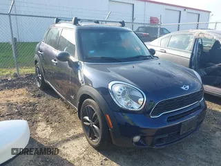 2012 MINI Countryman S z VIN WMWZC5C58CWL55953, wystawiony jako IAAI lot #42499646 z przebiegiem 130 961 mil mil oraz . Historia ofert i sprzedaży dostępna na DreamBid. Obrazek 1.