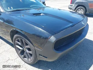 2010 Dodge Challenger SE with VIN 2B3CJ4DV0AH323373, listed as a IAAI auction lot 42081412 with 199,977 mi miles. Bid and sale history available at carsss.com. Image 18.