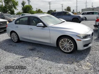 2015 BMW 3 Series 328i z VIN WBA3A5G59FNS84441, wystawiony jako Copart lot #63159925 z przebiegiem 89 735 mil mil oraz Czysty tytuł • Clean title. Historia ofert i sprzedaży dostępna na DreamBid. Obrazek 4.