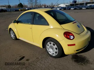 2010 Volkswagen New Beetle Coupe with VIN 3VWPG3AG0AM014287, listed as a Copart auction lot 42036055 with 108,780 mi miles and Clean Title. Bid and sale history available at carsss.com. Image 2.
