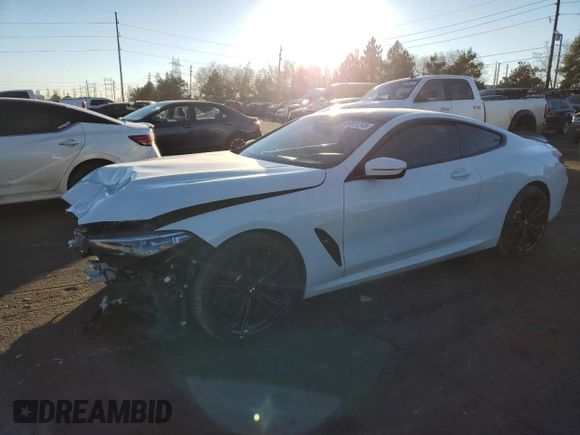 2019 BMW 8 Series M850i xDrive z VIN WBABC4C53KBU95426, wystawiony jako Copart lot #89221245 z przebiegiem Nie podano mil oraz Szkoda całkowita • Salvage title. Historia ofert i sprzedaży dostępna na DreamBid. Obrazek 1.