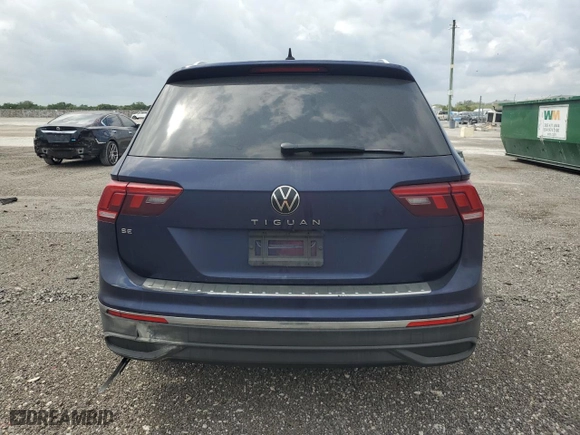 2022 Volkswagen Tiguan SE with VIN 3VV3B7AX7NM147448, listed as a Copart auction lot 47245895 with 32,488 mi miles and Salvage Title. Bid and sale history available at carsss.com. Image 6.