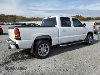 2005 GMC Sierra Denali z VIN 2GTEK63N051284302, wystawiony jako Copart lot #88031695 z przebiegiem 150 006 mil mil oraz Szkody całkowita. Historia ofert i sprzedaży dostępna na DreamBid. Obrazek 3.