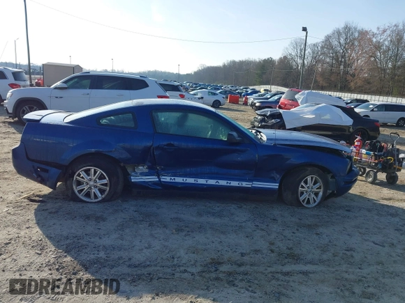 2008 Ford Mustang Deluxe z VIN 1ZVHT80N085129002, wystawiony jako IAAI lot #41796077 z przebiegiem 148 589 mil mil oraz . Historia ofert i sprzedaży dostępna na DreamBid. Obrazek 6.