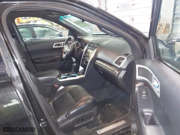 2013 Ford Explorer Limited with VIN 1FM5K8F84DGA84084, listed as a IAAI auction lot 41859534 with 220,437 mi miles. Bid and sale history available at carsss.com. Image 5.