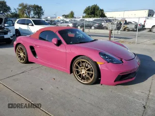 2024 Porsche 718 Boxster GTS 4.0 z VIN WP0CD2A86RK228359, wystawiony jako Copart lot #71429034 z przebiegiem 2 865 mil mil oraz Szkoda całkowita • Salvage title. Historia ofert i sprzedaży dostępna na DreamBid. Obrazek 4.