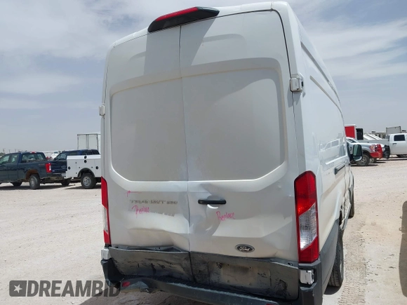 2023 Ford Transit Cargo z VIN 1FTBR3X83PKA97706, wystawiony jako IAAI lot #42253817 z przebiegiem 54 042 mil mil oraz . Historia ofert i sprzedaży dostępna na DreamBid. Obrazek 16.