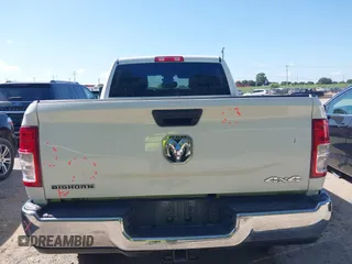 2024 Ram 2500 Big Horn with VIN 3C6UR5DJ2RG303949, listed as a IAAI auction lot 42575281 with 117,754 mi miles and . Bid and sale history available at DreamBid. Image 16.