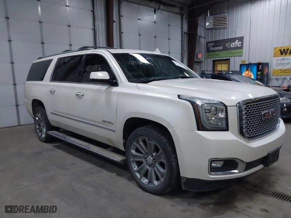 2015 GMC Yukon XL Denali with VIN 1GKS2JKJ1FR566918, listed as a IAAI auction lot 41531976 with 139,986 mi miles. Bid and sale history available at carsss.com. Image 1.
