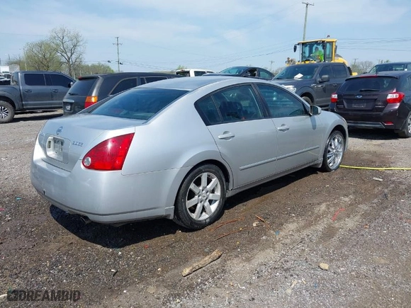 2004 Nissan Maxima SL with VIN 1N4BA41E84C822059, listed as a IAAI auction lot 42032195 with 213,650 mi miles. Bid and sale history available at carsss.com. Image 4.