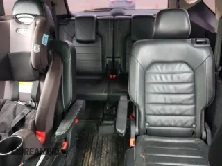 2021 Volkswagen Atlas SEL Premium R-Line with VIN 1V2FR2CA5MC602492, listed as a Copart auction lot 80429244 with 61,384 mi miles and Salvage title. Bid and sale history available at DreamBid. Image 10.