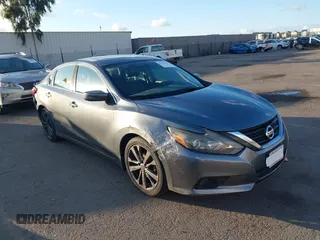 2018 Nissan Altima SV with VIN 1N4AL3AP0JC136126, listed as a IAAI auction lot 41431759 with 170,825 mi miles and . Bid and sale history available at carsss.com. Image 1.