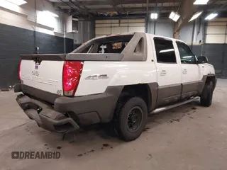 2005 Chevrolet Avalanche LS z VIN 3GNGK22G05G118929, wystawiony jako IAAI lot #42364988 z przebiegiem 280 772 mil mil oraz . Historia ofert i sprzedaży dostępna na DreamBid. Obrazek 4.