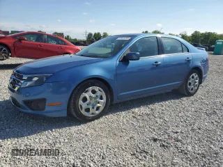 2010 Ford Fusion SE z VIN 3FAHP0HA9AR163703, wystawiony jako Copart lot #57412235 z przebiegiem 175 883 mil mil oraz Szkoda całkowita • Salvage title. Historia ofert i sprzedaży dostępna na DreamBid. Obrazek 1.