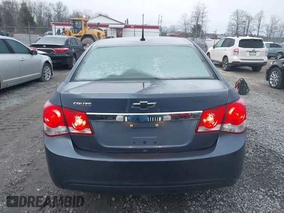 2014 Chevrolet Cruze LS z VIN 1G1PA5SG4E7201393, wystawiony jako IAAI lot #40955975 z przebiegiem 62 567 mil mil oraz . Historia ofert i sprzedaży dostępna na DreamBid. Obrazek 17.
