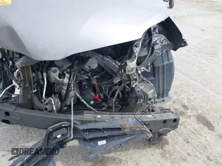2018 Toyota Sienna LE Auto Access Seat with VIN 5TDKZ3DC7JS940573, listed as a IAAI auction lot 42166237 with Not provided miles and . Bid and sale history available at DreamBid. Image 6.