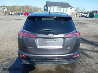 2018 Toyota RAV4 LE with VIN JTMBFREV0JJ732236, listed as a IAAI auction lot 41913555 with 60,432 mi miles. Bid and sale history available at carsss.com. Image 17.