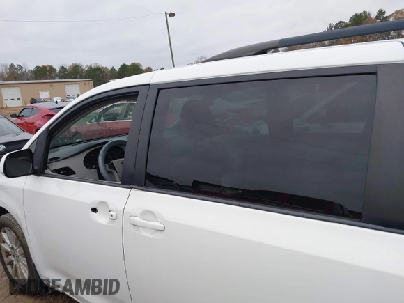2012 Toyota Sienna LE with VIN 5TDJK3DC3CS048579, listed as a IAAI auction lot 41055074 with 202,791 mi miles. Bid and sale history available at carsss.com. Image 14.