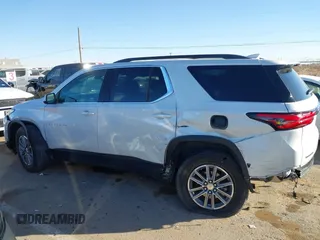 2022 Chevrolet Traverse LT Cloth z VIN 1GNERGKW9NJ159582, wystawiony jako IAAI lot #41510198 z przebiegiem 38 074 mil mil oraz . Historia ofert i sprzedaży dostępna na DreamBid. Obrazek 14.