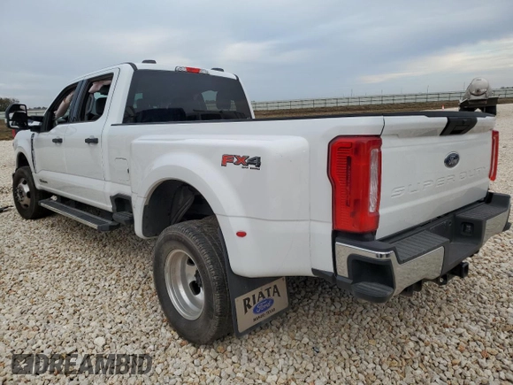 2024 Ford F-350 XL with VIN 1FT8W3DT1REC47177, listed as a Copart auction lot 82172254 with Not Provided miles and Salvage Title. Bid and sale history available at DreamBid. Image 2.
