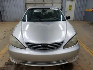 2006 Toyota Camry STD with VIN JTDBE32K163061925, listed as a Copart auction lot 86813674 with 176,660 mi miles and Salvage Title. Bid and sale history available at carsss.com. Image 5.