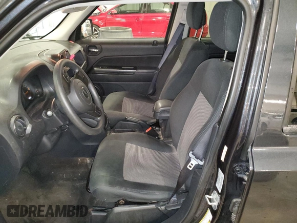 2014 Jeep Patriot Sport with VIN 1C4NJPBA3ED925535, listed as a Copart auction lot 61402245 with 98,582 mi miles and Salvage title. Bid and sale history available at DreamBid. Image 7.