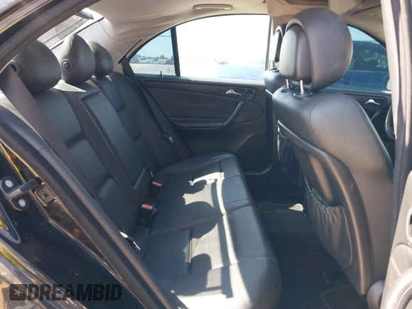 2007 Mercedes-Benz C 230 Sport с VIN WDBRF52H17F929030, выставлен на аукционе IAAI как лот 42445223 с пробегом Не указан миль и . История ставок и продаж доступна на DreamBid. Изображение 8.
