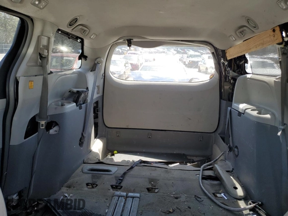 2013 Toyota Sienna XLE AAS with VIN 5TDYK3DC2DS372879, listed as a Copart auction lot 52174275 with 213,923 mi miles and Clean Title. Bid and sale history available at carsss.com. Image 10.