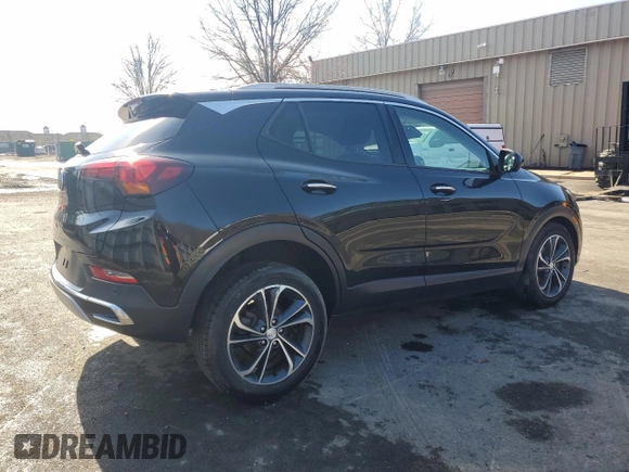 2020 Buick Encore GX Essence с VIN KL4MMGSL9LB106536, выставлен на аукционе Copart как лот 49349215 с пробегом 116 886 миль миль и Чистый • Clean title. История ставок и продаж доступна на DreamBid. Изображение 3.