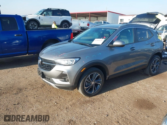 2023 Buick Encore GX Select z VIN KL4MMDS24PB151721, wystawiony jako IAAI lot #42068151 z przebiegiem 11 436 mil mil oraz . Historia ofert i sprzedaży dostępna na DreamBid. Obrazek 2.