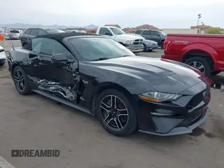 2020 Ford Mustang GT Premium z VIN 1FATP8FF5L5119453, wystawiony jako IAAI lot #42022468 z przebiegiem 85 522 mil mil oraz . Historia ofert i sprzedaży dostępna na DreamBid. Obrazek 1.