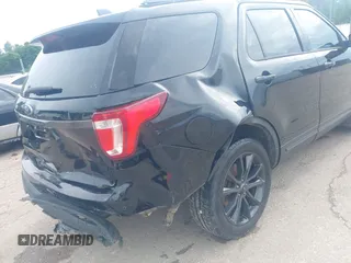 2017 Ford Explorer XLT z VIN 1FM5K7D82HGD35543, wystawiony jako IAAI lot #42100695 z przebiegiem 185 103 mil mil oraz . Historia ofert i sprzedaży dostępna na DreamBid. Obrazek 19.