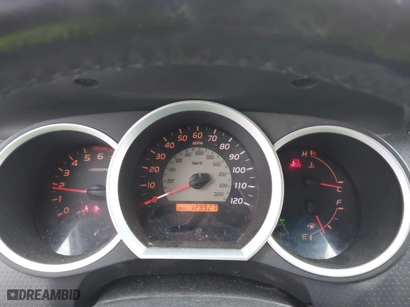 2005 Toyota Tacoma with VIN 5TEUU42N85Z043059, listed as a IAAI auction lot 41690129 with 129,927 mi miles. Bid and sale history available at carsss.com. Image 7.