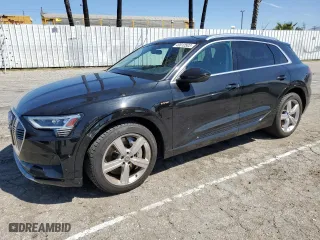2019 Audi e-tron Premium Plus with VIN WA1LAAGE8KB023318, listed as a Copart auction lot 40812503 with 21,810 mi miles. Bid and sale history available at carsss.com. Image 1.