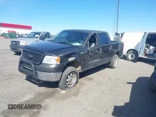 2006 Ford F-150 XLT with VIN 1FTPW14576FA21474, listed as a IAAI auction lot 41692625 with 263,042 mi miles. Bid and sale history available at carsss.com. Image 2.