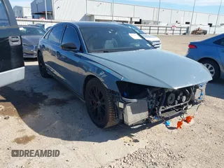 2020 Audi S8 z VIN WAU8SAF82LN015426, wystawiony jako IAAI lot #41735375 z przebiegiem 89 463 mil mil oraz . Historia ofert i sprzedaży dostępna na DreamBid. Obrazek 1.
