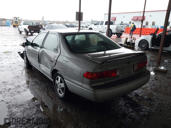 2001 Toyota Camry CE z VIN JT2BG22K410544168, wystawiony jako IAAI lot #42201412 z przebiegiem 158 500 mil mil oraz . Historia ofert i sprzedaży dostępna na DreamBid. Obrazek 3.