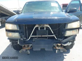 2006 Chevrolet Silverado 1500 LS with VIN 2GCEK13V561331599, listed as a IAAI auction lot 41990540 with 364,675 mi miles. Bid and sale history available at carsss.com. Image 6.