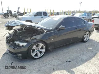 2011 BMW 3 Series 328i z VIN WBAKE3C52BE557644, wystawiony jako Copart lot #52886685 z przebiegiem 151 824 mil mil oraz Nie do naprawy • Non repairable. Historia ofert i sprzedaży dostępna na DreamBid. Obrazek 1.