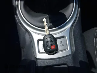 2017 Toyota 86 z VIN JF1ZNAA18H9701713, wystawiony jako IAAI lot #42285272 z przebiegiem 34 829 mil mil oraz . Historia ofert i sprzedaży dostępna na DreamBid. Obrazek 11.