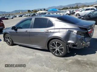 2020 Toyota Camry SE z VIN 4T1G11AK3LU887927, wystawiony jako Copart lot #56430665 z przebiegiem 60 927 mil mil oraz Szkoda całkowita • Salvage title. Historia ofert i sprzedaży dostępna na DreamBid. Obrazek 2.