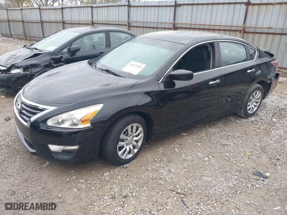 2015 Nissan Altima 2.5 with VIN 1N4AL3AP3FC176837, listed as a IAAI auction lot 41843408 with 185,466 mi miles. Bid and sale history available at carsss.com. Image 2.
